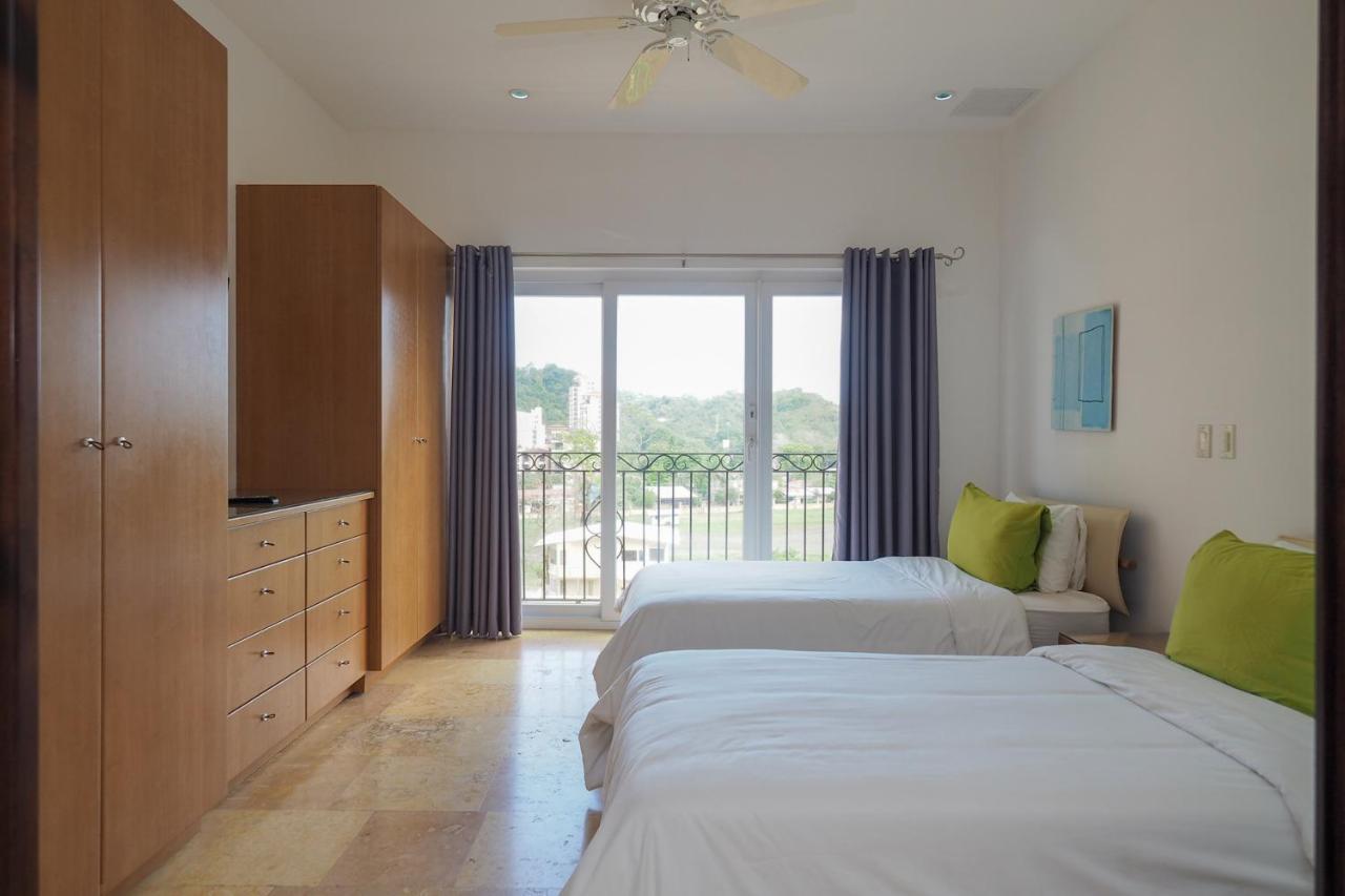 Ocean Terrace, Beachfront- A505 Хако Экстерьер фото
